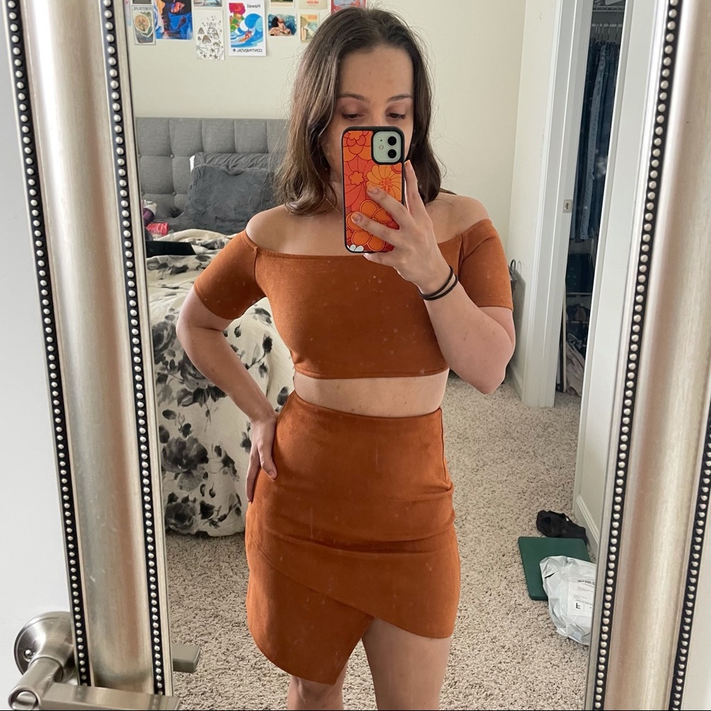 Sabo Skirt Suede Two Piece Set - Picture 4 of 4